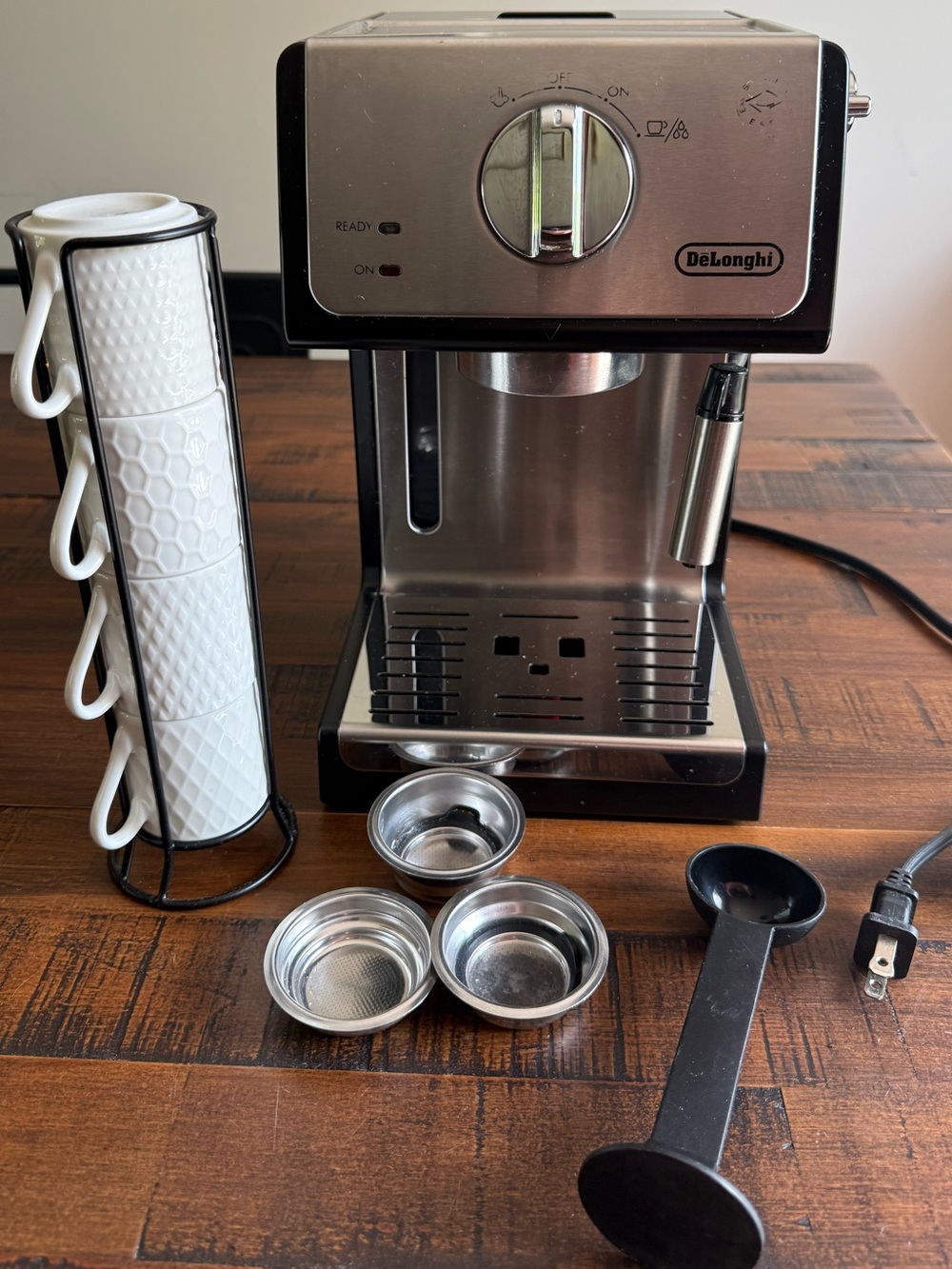 DeLonghi Stainless Steel Espresso Machine - Silver